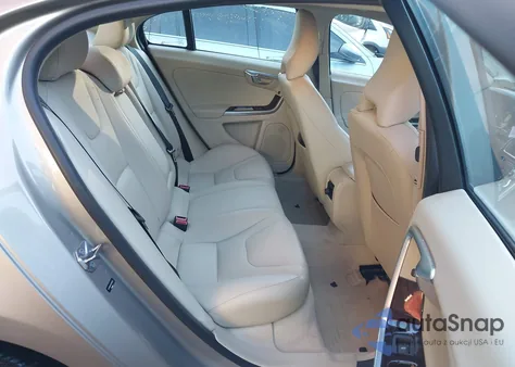 2018 Volvo Xc60 T5 Inscription z USA, uszkodzony, nr VIN YV4102RL4J1090887